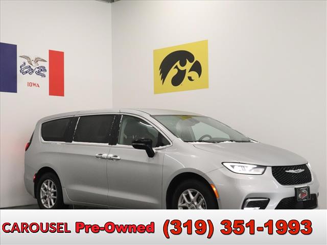 2024 Chrysler Pacifica Touring L  D13580