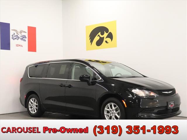 2022 Chrysler Voyager LX – D13311