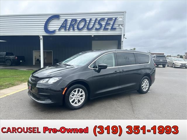 2023 Chrysler Voyager LX  D14049