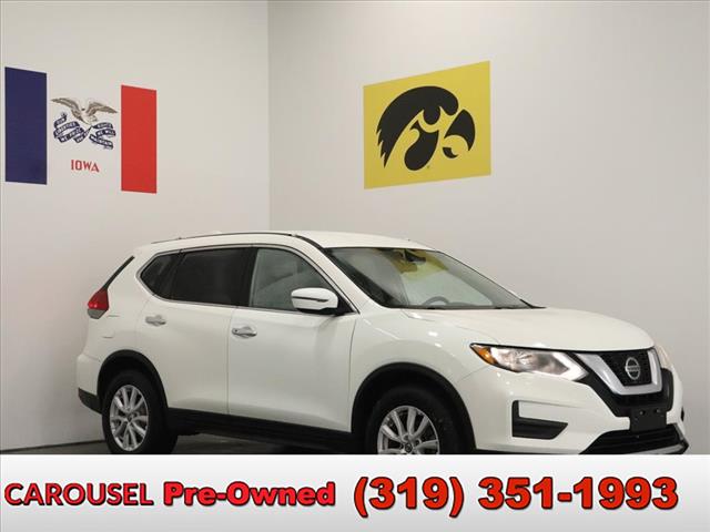 2020 Nissan Rogue SV's photo