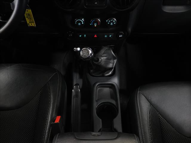 2016 Jeep Wrangler Unlimited Backcountry:D13785