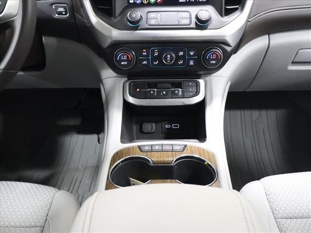 2022 GMC Acadia SLE:D13944