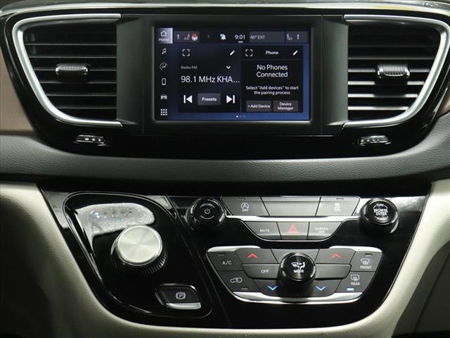 2024 Chrysler Voyager LX:D13312