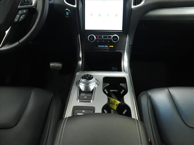 2022 Ford Edge Titanium:D13362A