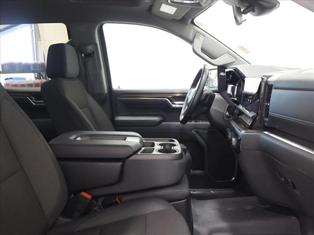 2025 Chevrolet Silverado 1500 LT:D13856