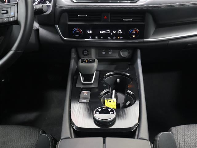 2025 Nissan Rogue SV:D13862