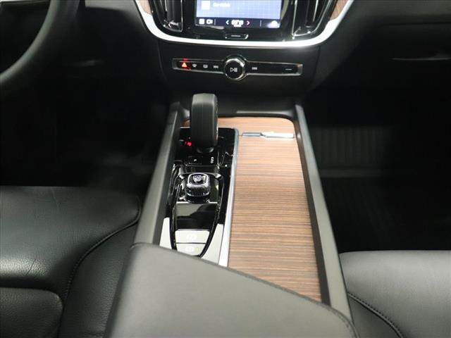 2023 Volvo S60 B5 Plus Dark Theme:D13307