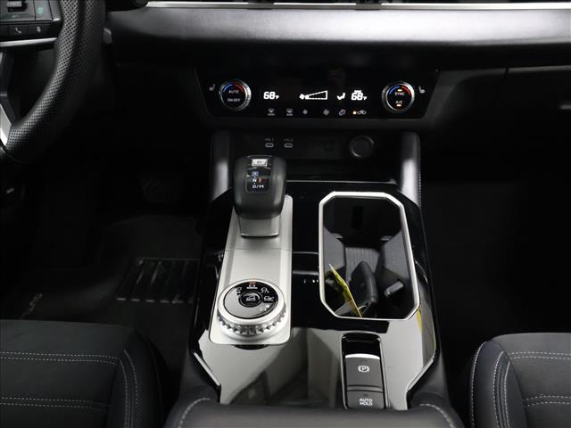 2025 Mitsubishi Outlander SE:D14007