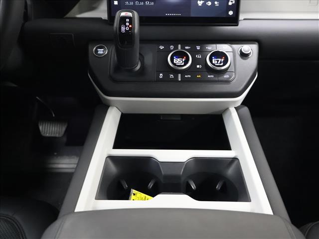 2025 Land Rover Defender 110 P300 S:D14002