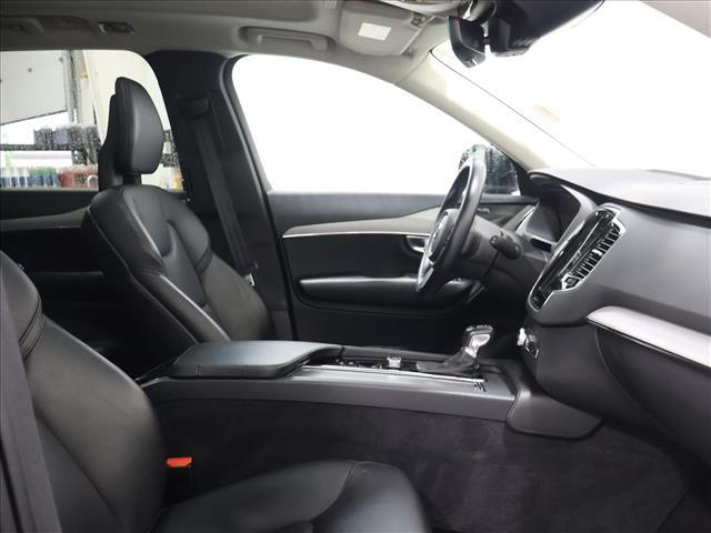 2021 Volvo XC90 T5 Momentum:D14010