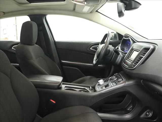 2015 Chrysler 200 Limited:D13023A