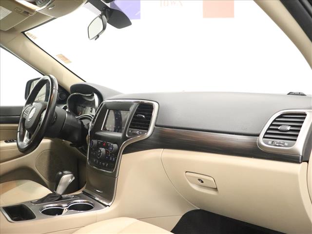 2020 Jeep Grand Cherokee Laredo:D13104A