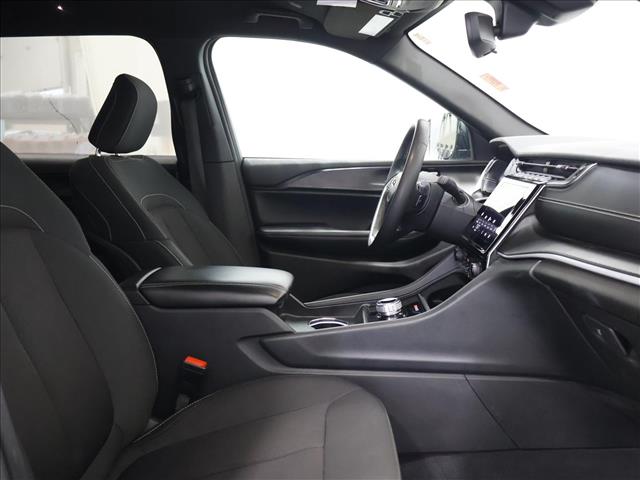 2024 Jeep Grand Cherokee L Laredo:D13854