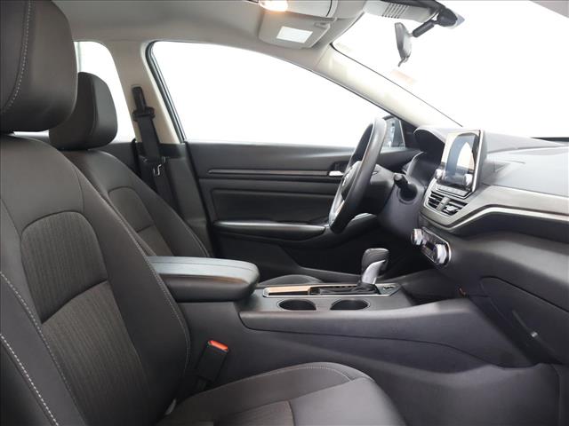 2025 Nissan Altima 2.5 SV:D13817