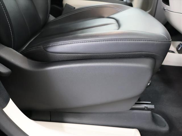2024 Chrysler Pacifica Touring L:D13895