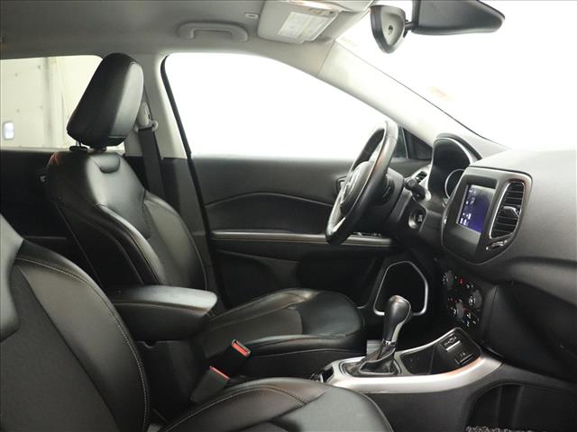 2017 Jeep Compass Latitude:D13511