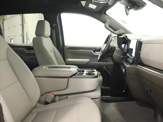 2023 Chevrolet Silverado 1500 LT:D13585