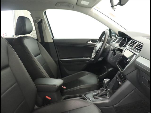 Photo of 2021 Volkswagen Tiguan SE in Iowa City, IA - 21,  2021 Volkswagen Tiguan SE:D12911