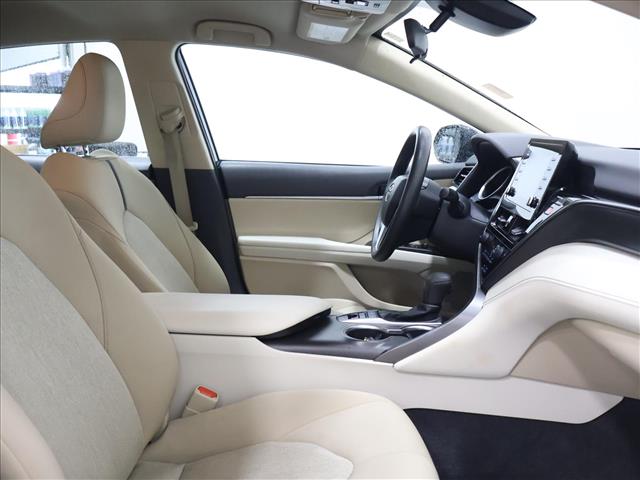 2021 Toyota Camry Hybrid LE:D14031