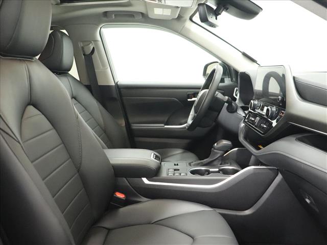 2024 Toyota Highlander XLE:D13429