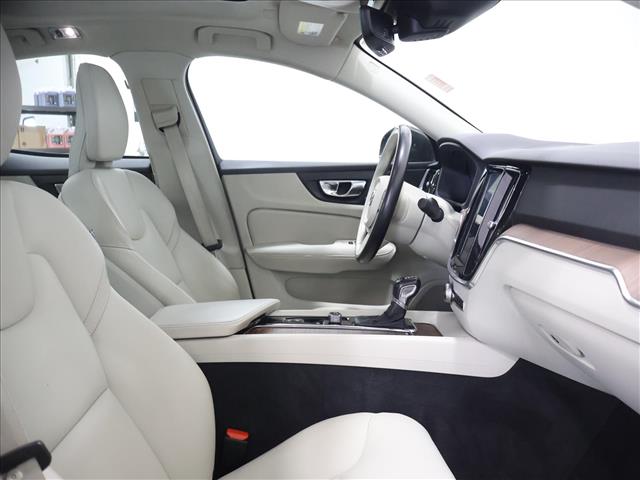 2019 Volvo S60 T6 Momentum:D13604
