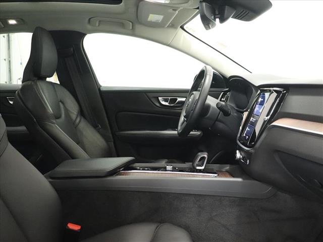 2023 Volvo S60 B5 Plus Dark Theme:D13307