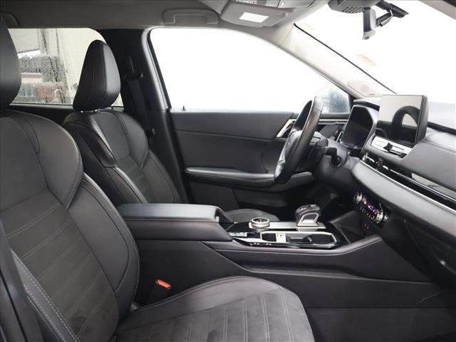 2025 Mitsubishi Outlander SE:D14007