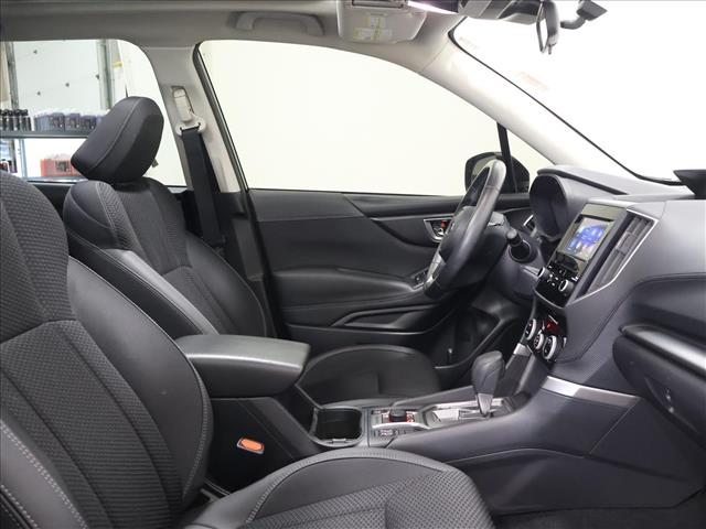 2023 Subaru Forester Premium:D13822