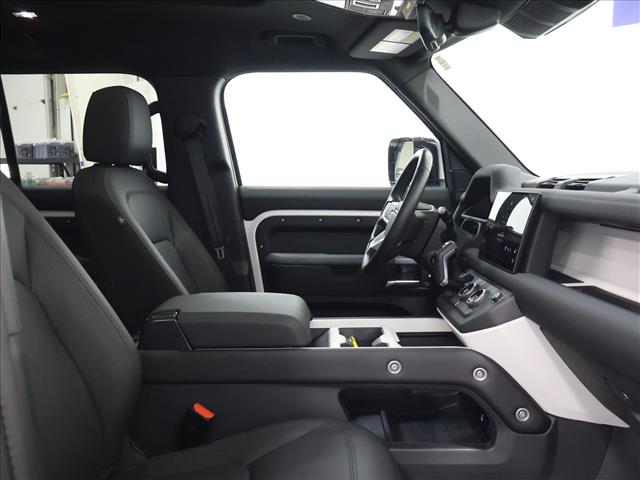 2025 Land Rover Defender 110 P300 S:D14002