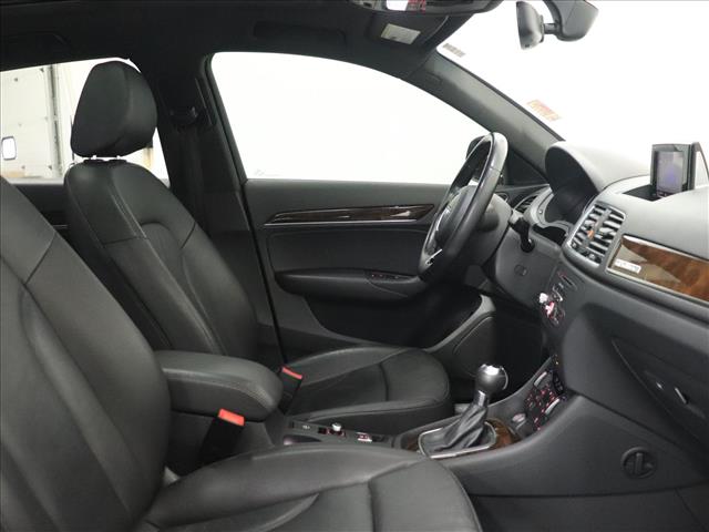 2017 Audi Q3 2.0T quattro Premium Plus:D13504