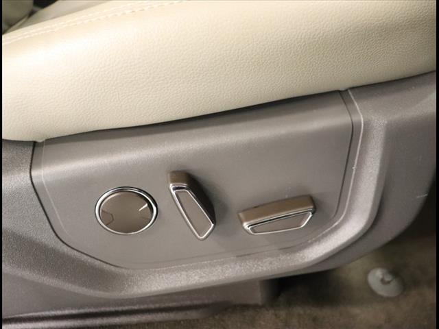 2020 Ford Expedition Limited:D12916