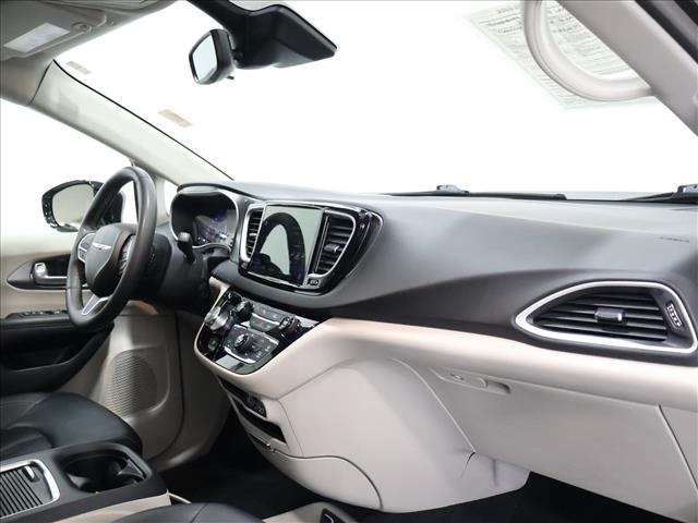 2024 Chrysler Pacifica Touring L:D13895