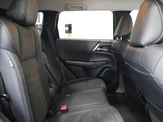 2024 Mitsubishi Outlander SE:D13896