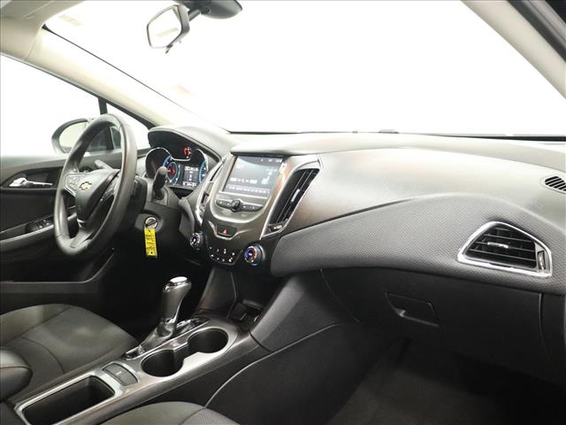 2017 Chevrolet Cruze LT Auto:D13236