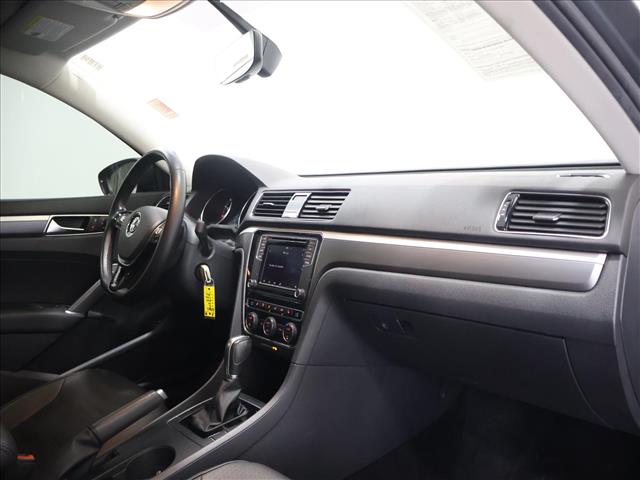 2018 Volkswagen Passat 2.0T R-Line:D13712