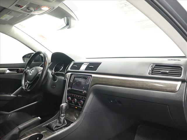 2016 Volkswagen Passat V6 SEL Premium:D13648
