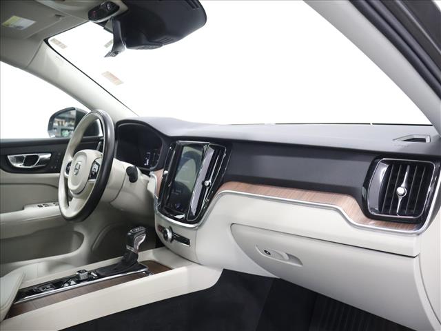2019 Volvo S60 T6 Momentum:D13604