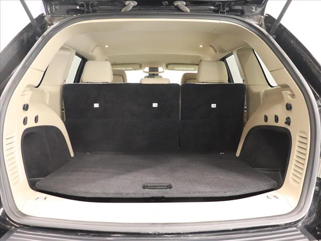 2020 Jeep Grand Cherokee Laredo:D13104A