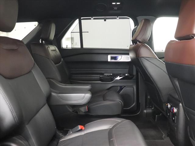 2022 Ford Explorer Platinum:D13456
