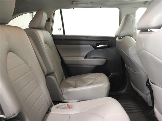 2021 Toyota Highlander Hybrid XLE:D13231