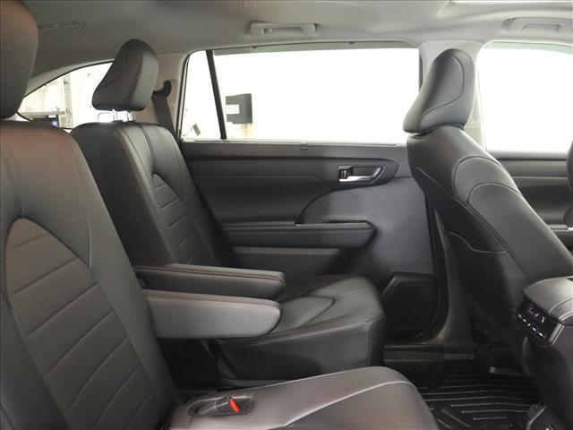 2024 Toyota Highlander XLE:D13429