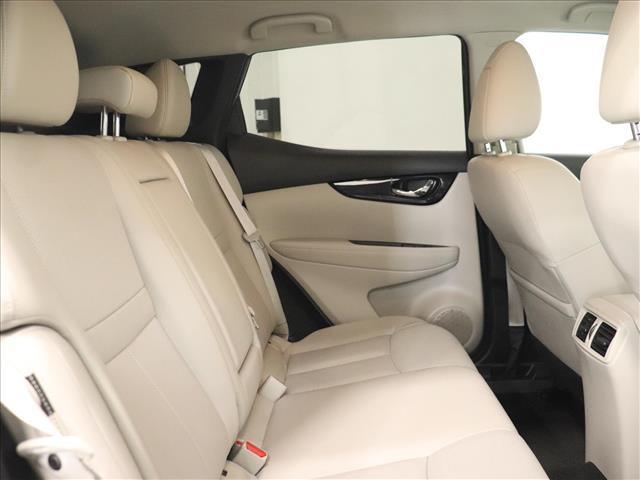 2022 Nissan Rogue Sport SL:D13185A