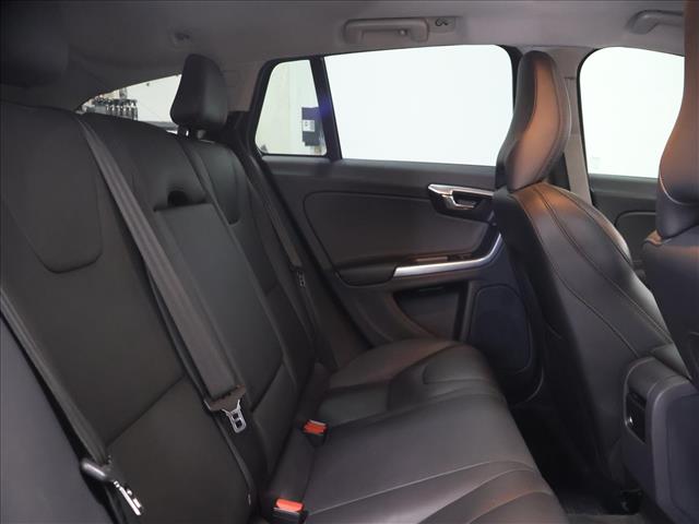2016 Volvo V60 Cross Country T5 Platinum:D13695