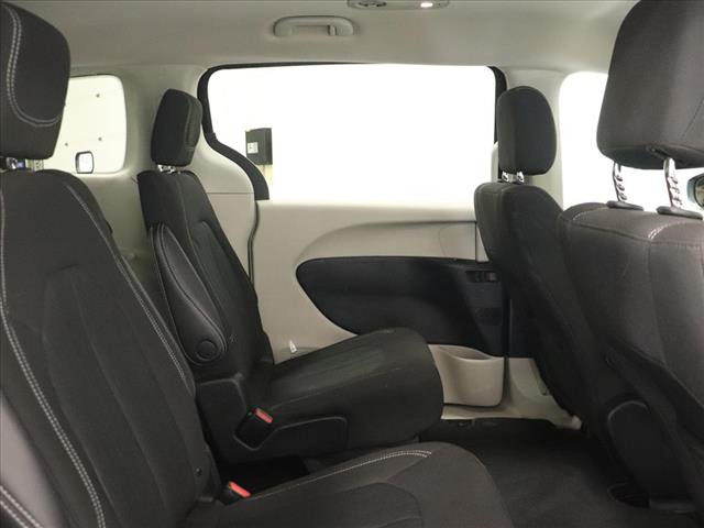 2022 Chrysler Voyager LX:D13311