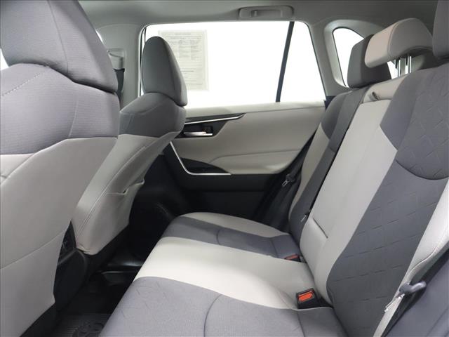 2022 Toyota RAV4 XLE:D13811