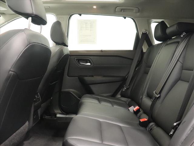 2023 Nissan Rogue SV:D13523