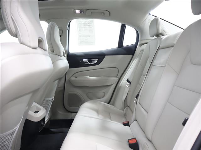 2019 Volvo S60 T6 Momentum:D13604