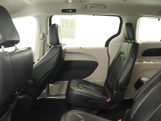 2022 Chrysler Pacifica Touring L:D13319