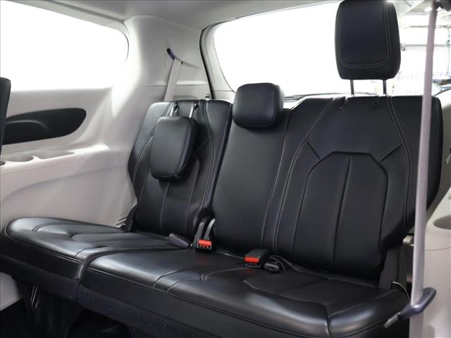 2024 Chrysler Pacifica Plug-In Hybrid Select:D14059