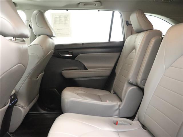 2021 Toyota Highlander Hybrid XLE:D13231